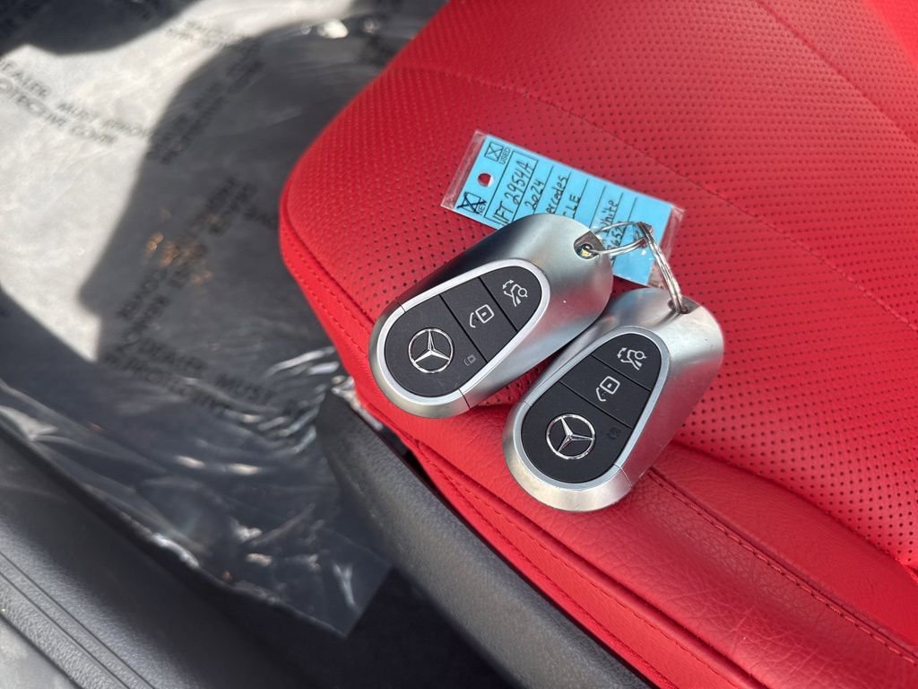 Used 2024 Mercedes-Benz CLE 450 4MATIC Cabriolet image 31