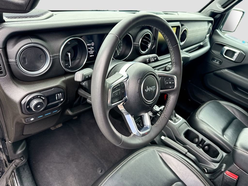 Used 2023 Jeep Wrangler Unlimited Sahara AWD/4WD image 10
