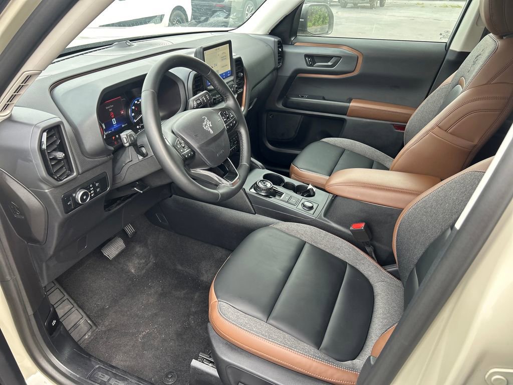 Used 2024 Ford Bronco Sport Outer Banks w/ Tech Package AWD/4WD image 11