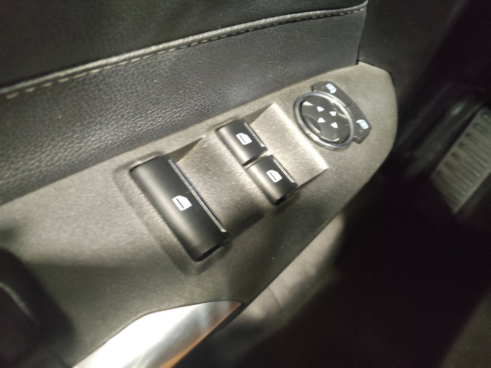 Used 2019 Ford Mustang Premium RWD image 27