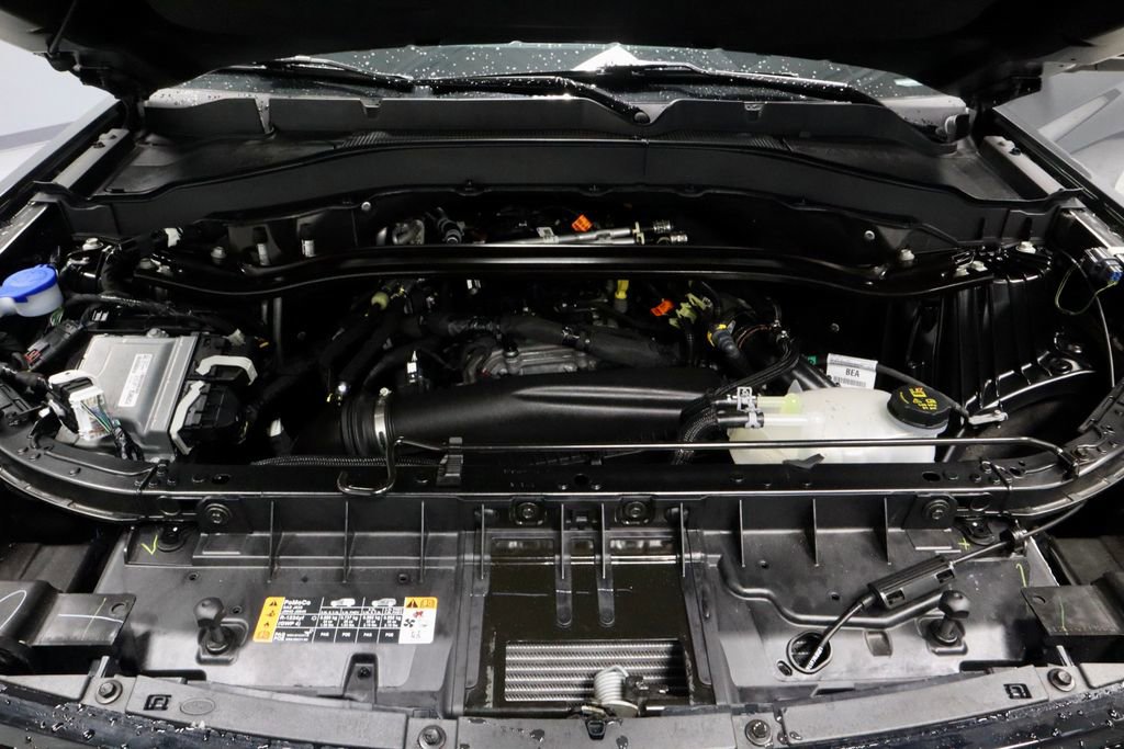 Used 2025 Ford Explorer ST-Line image 16