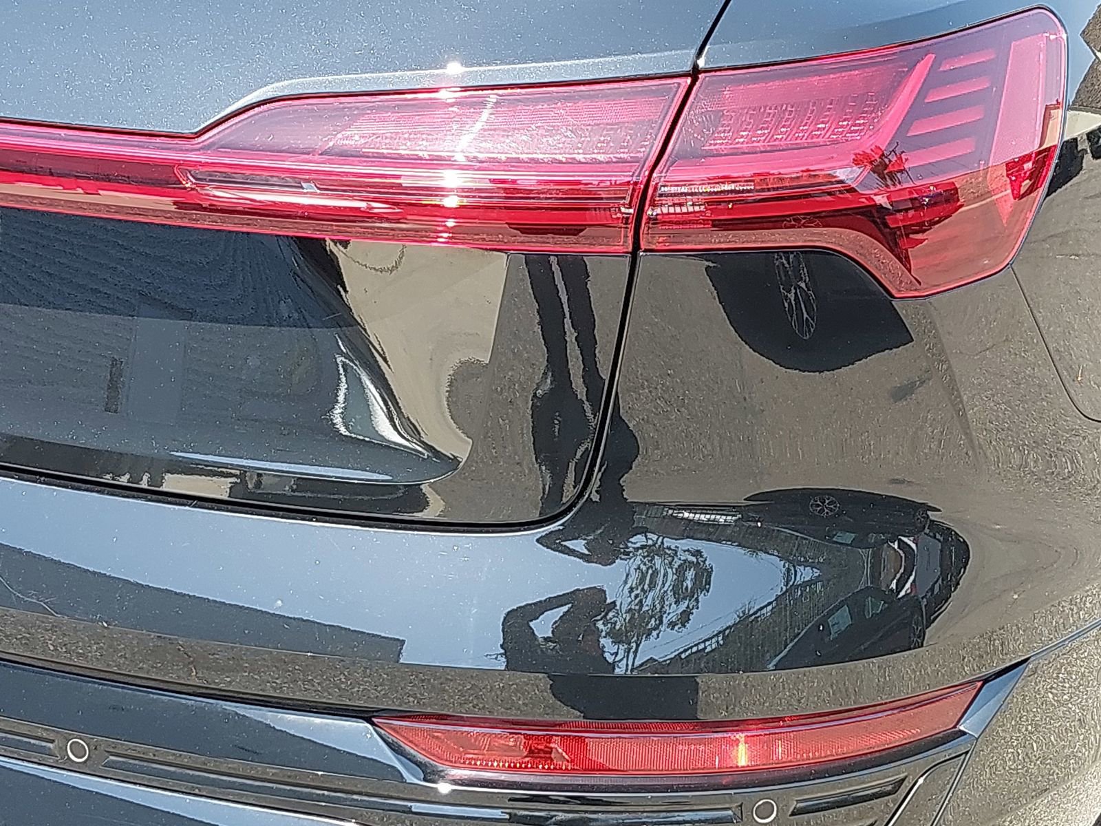 Used 2024 Audi Q8 e-tron Premium Plus w/ Premium Plus Package AWD/4WD image 36