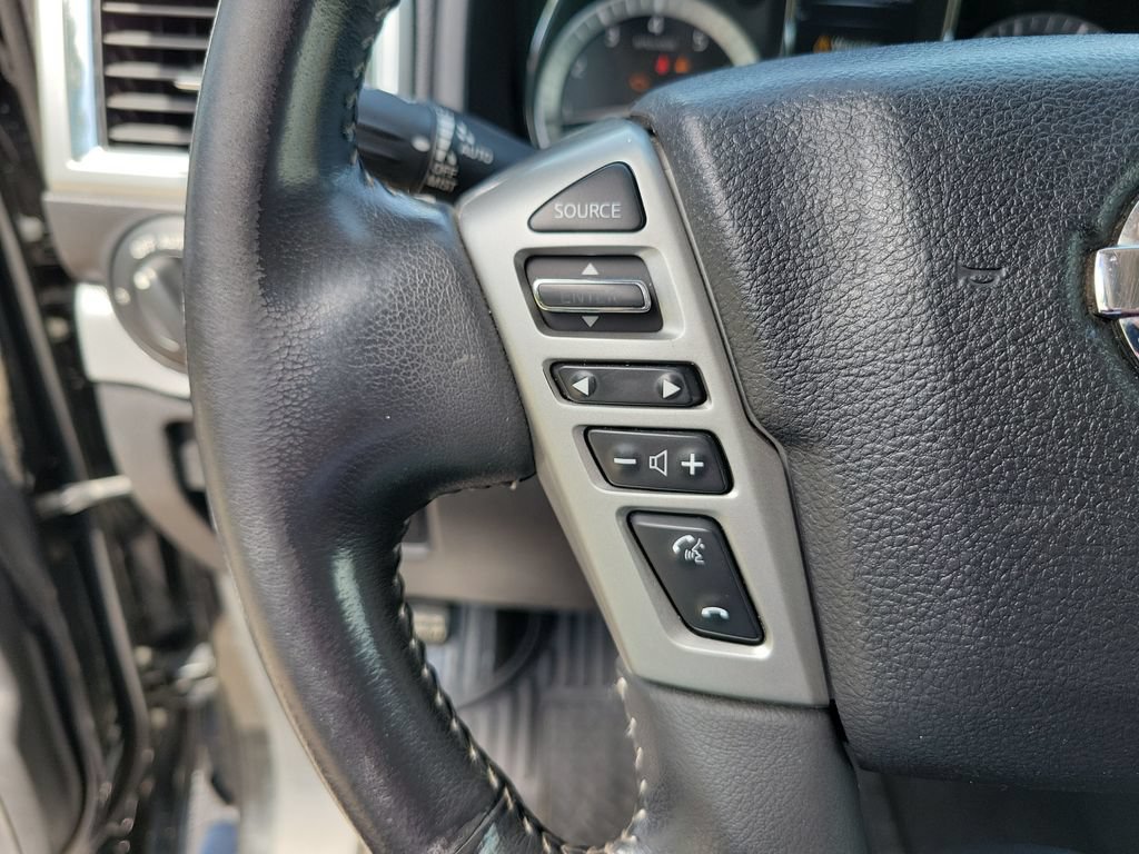 Used 2017 Nissan Titan PRO-4X AWD/4WD image 25