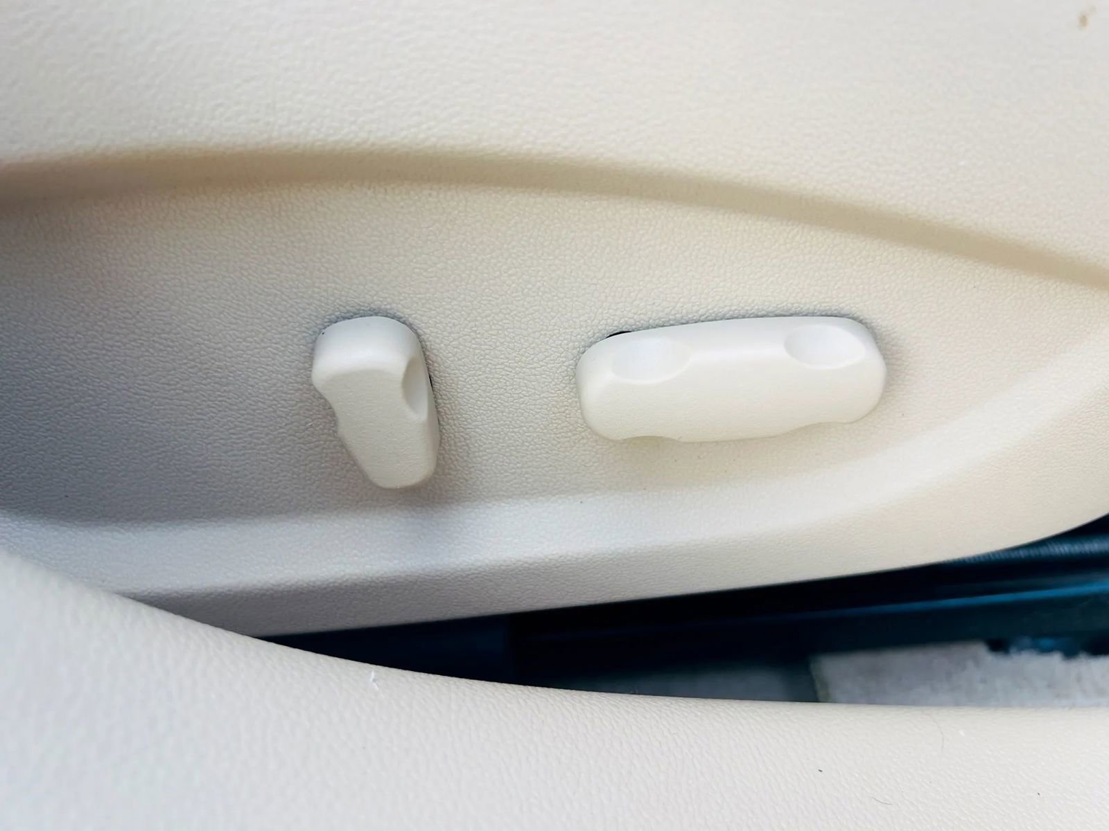 Used 2012 Buick LaCrosse Premium w/ Driver Confidence Package image 13