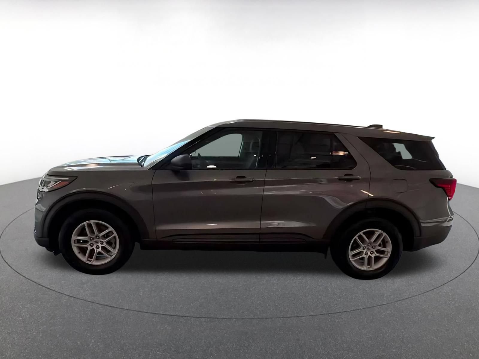 Used 2026 Ford Explorer Active AWD/4WD image 8