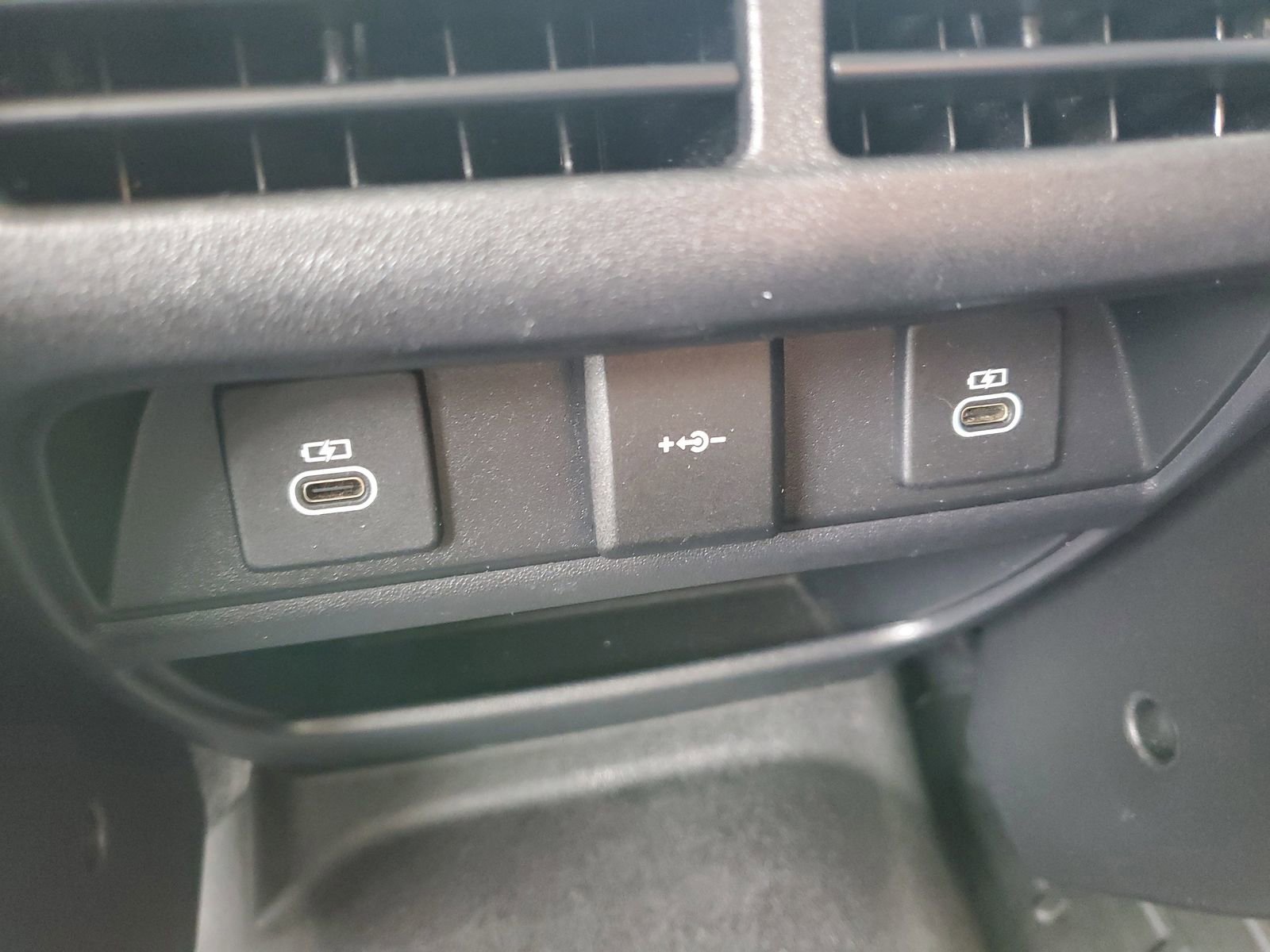 Used 2021 Land Rover Discovery Sport SE image 12