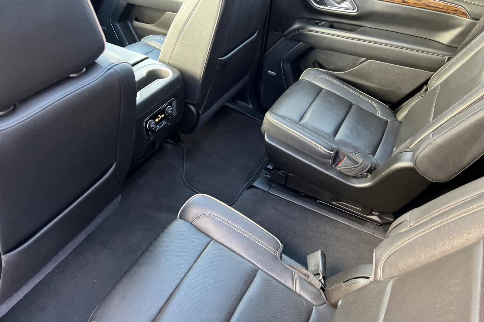 Used 2021 Chevrolet Tahoe Premier w/ Premium Package image 4