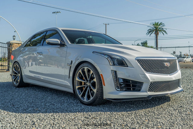 Used 2018 Cadillac CTS V w/ Luxury Package image 12