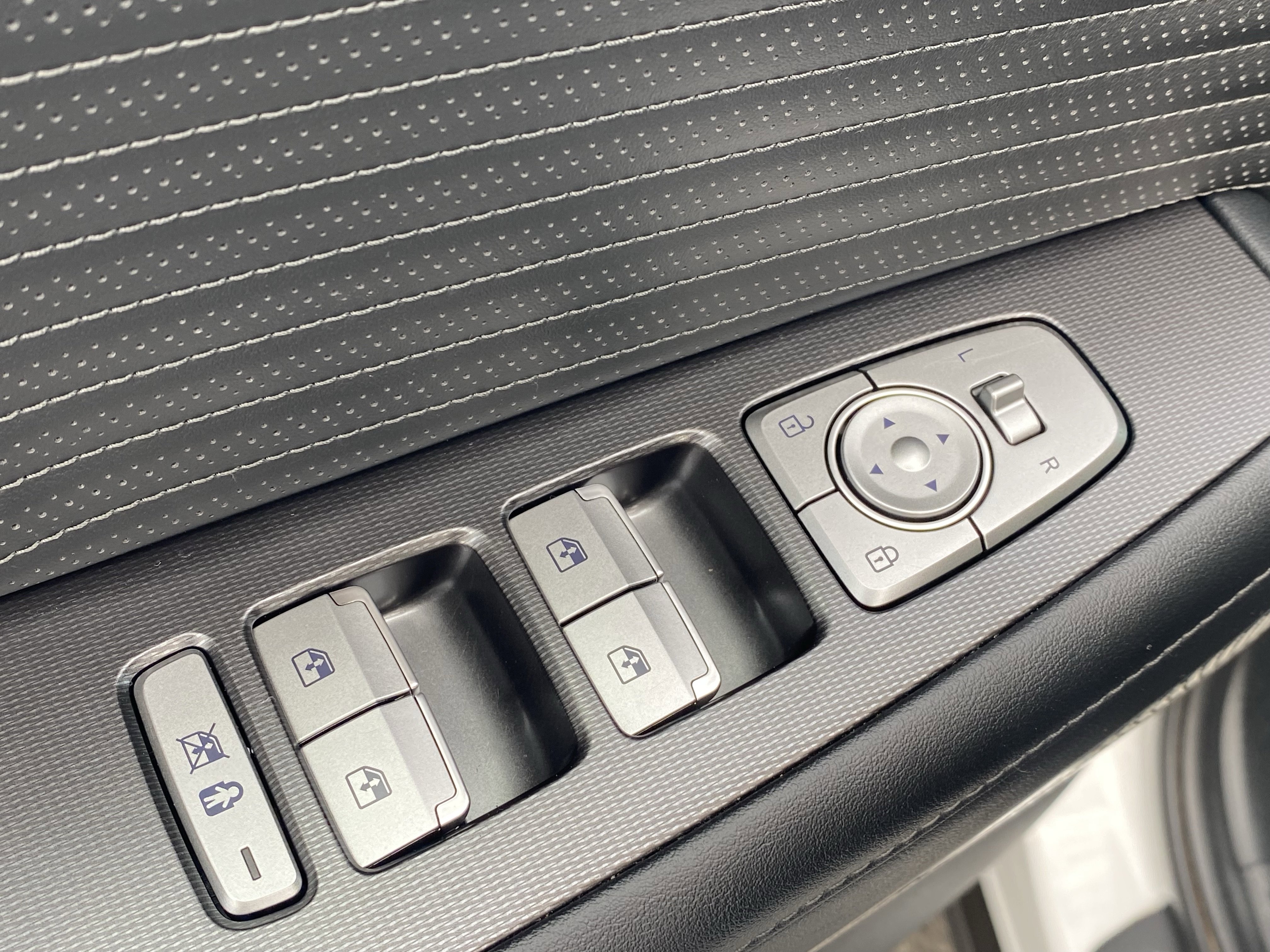 Used 2024 Hyundai Palisade Calligraphy image 18