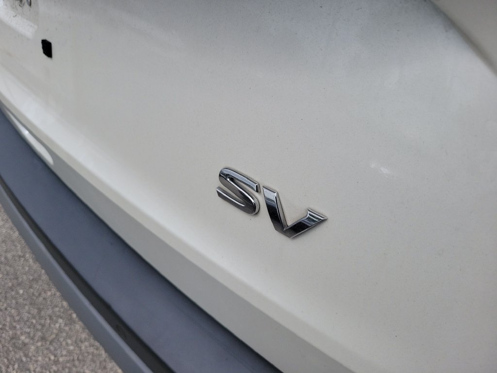 Used 2023 Nissan Rogue SV FWD image 9
