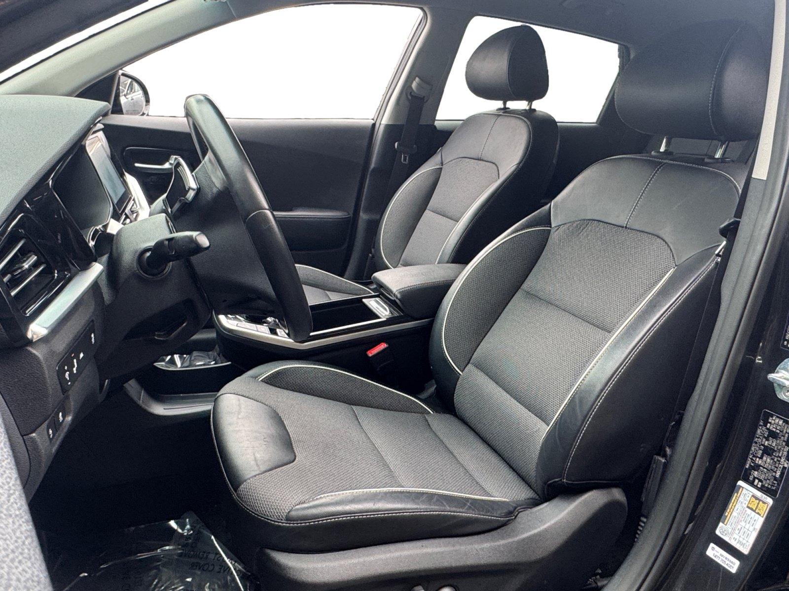 Used 2022 Kia Niro EX FWD image 9