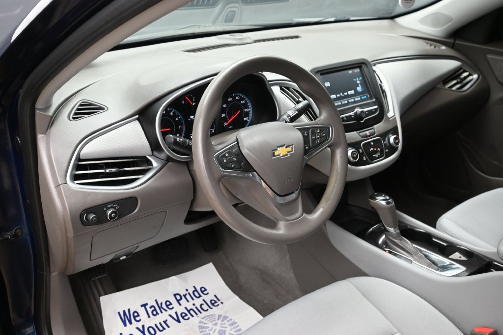 Used 2018 Chevrolet Malibu LS FWD image 11