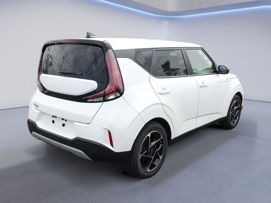 Used 2023 Kia Soul EX FWD image 7