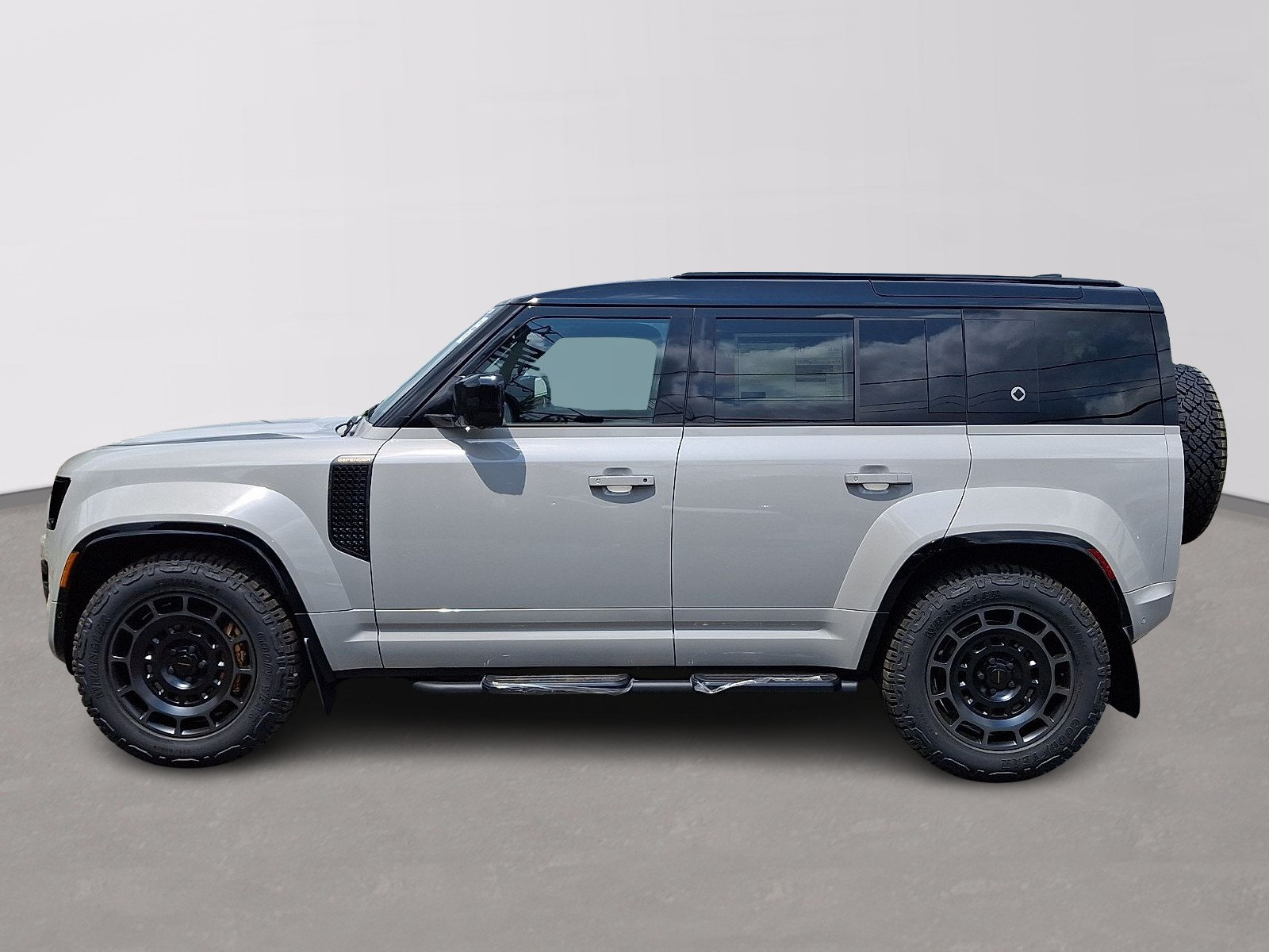 New 2026 Land Rover Defender 110 OCTA AWD/4WD image 5