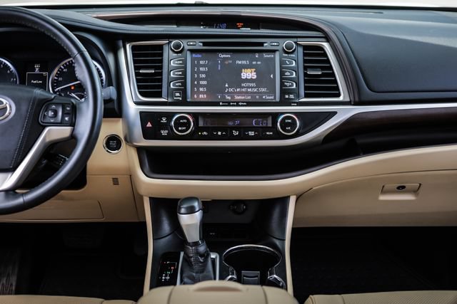 Used 2016 Toyota Highlander Limited FWD image 27