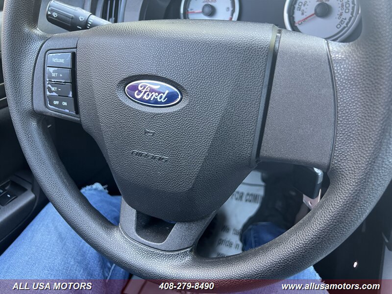 Used 2010 Ford Focus SE FWD image 19