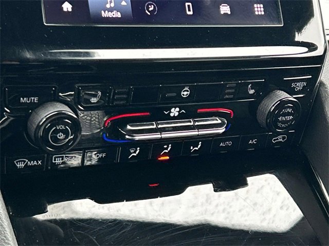 Used 2023 Jeep Grand Cherokee Altitude image 26