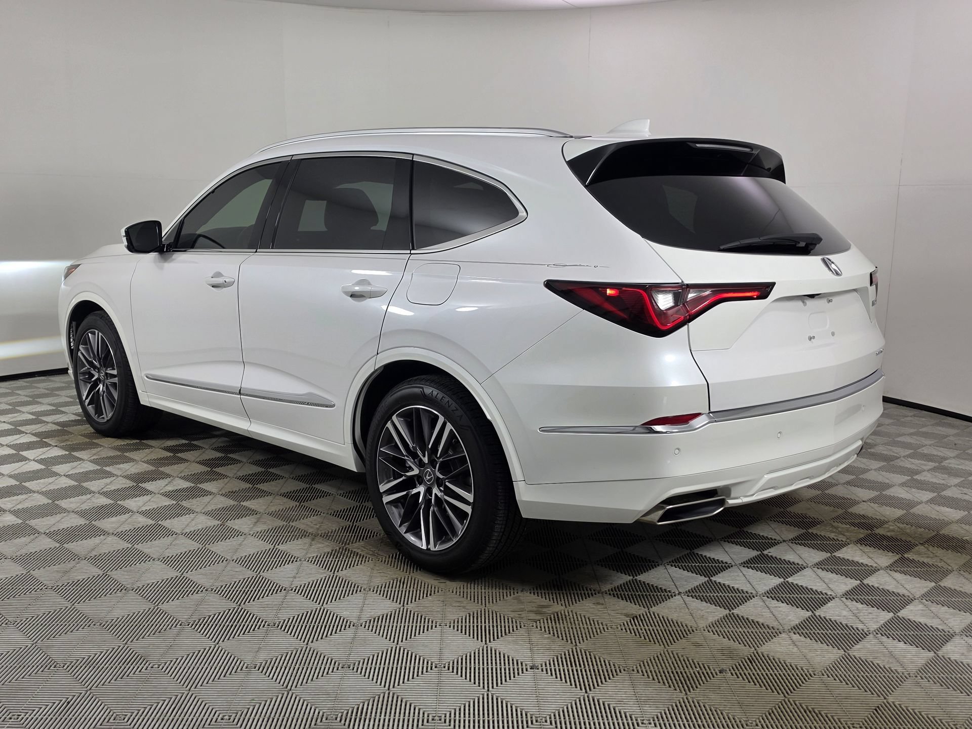 Used 2025 Acura MDX w/ Advance Package AWD/4WD image 5