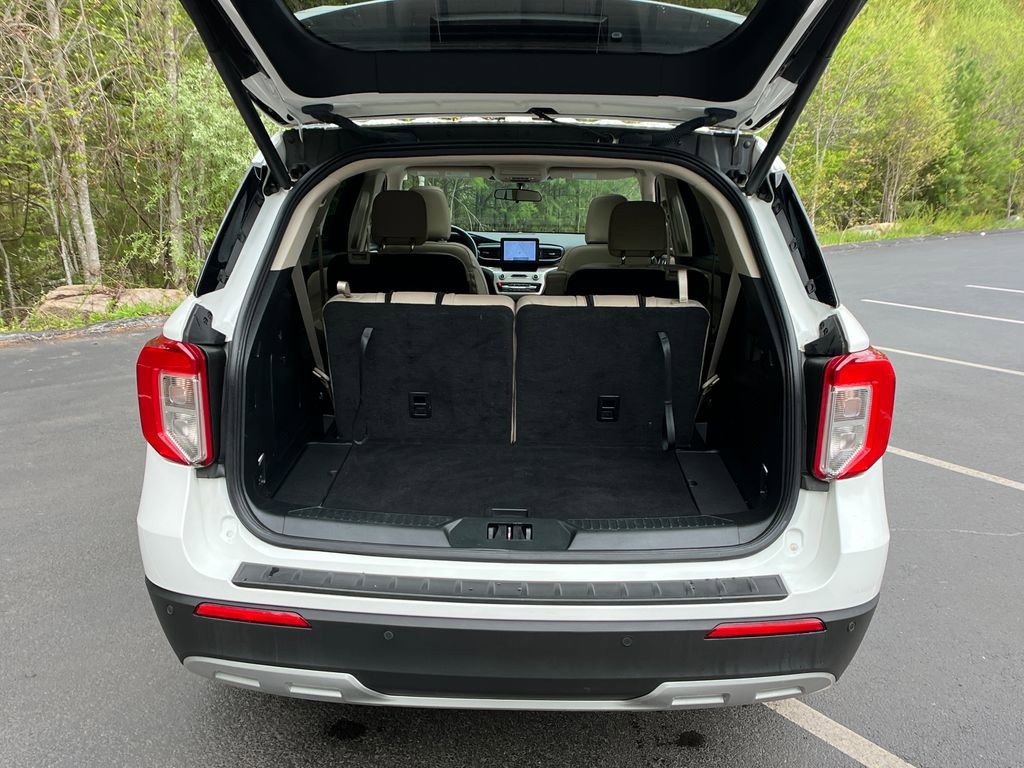 Used 2023 Ford Explorer XLT w/ Equipment Group 202A AWD/4WD image 25
