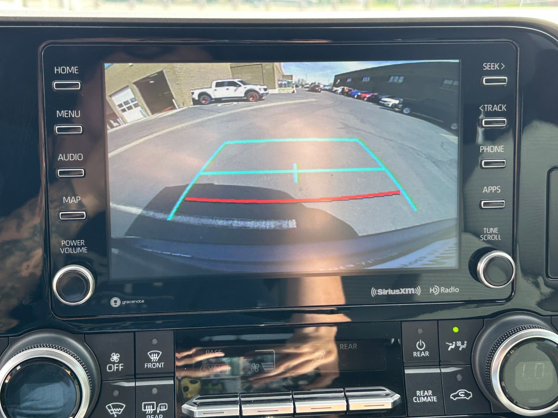 Used 2022 Toyota Highlander LE image 20