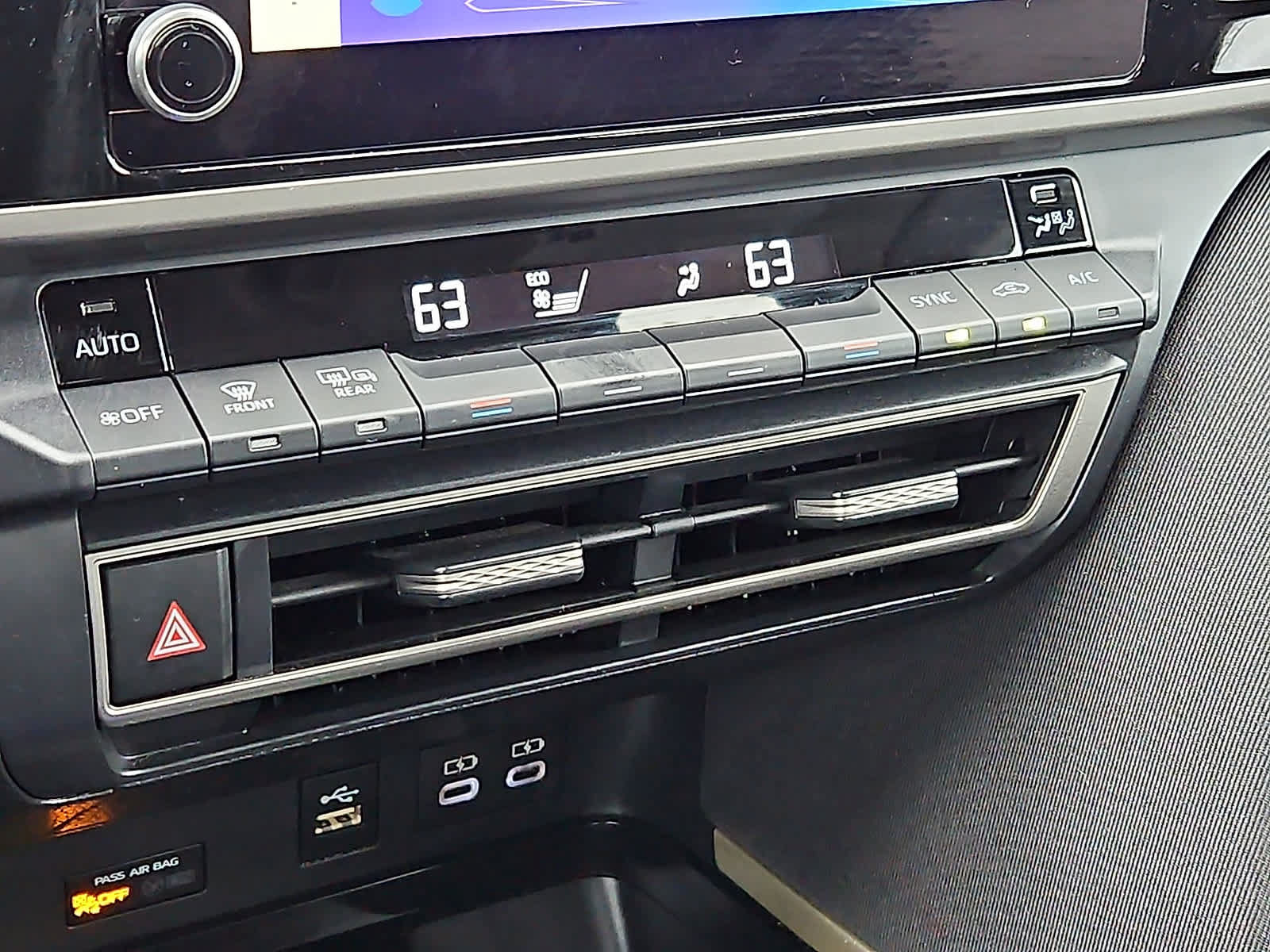 Used 2025 Toyota Camry LE FWD image 23