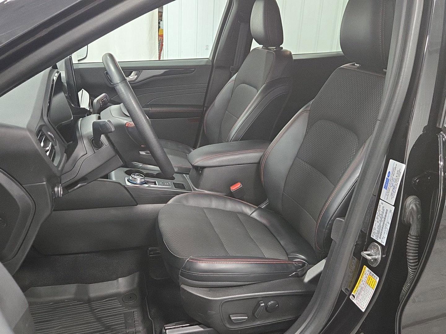 Used 2023 Ford Escape ST-Line image 5