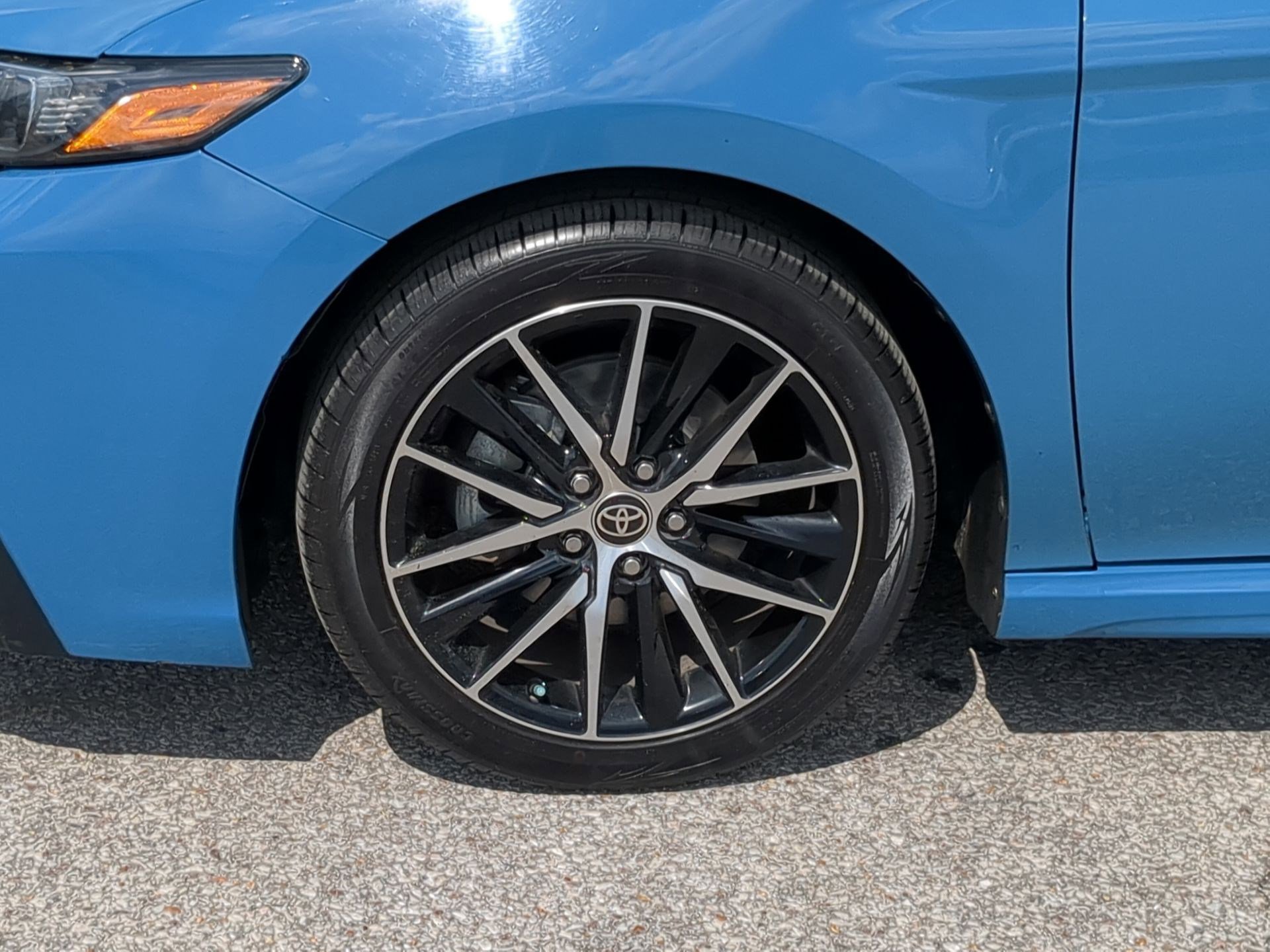 Used 2023 Toyota Camry SE FWD image 11