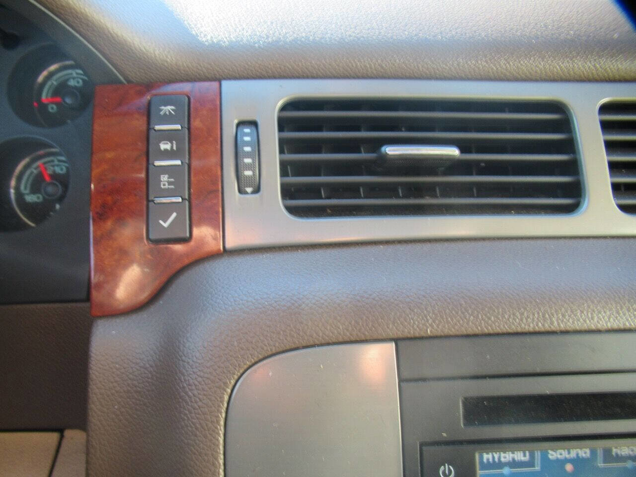 Used 2009 GMC Yukon 4WD Hybrid image 38