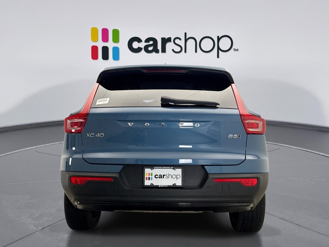 Used 2025 Volvo XC40 B5 Plus image 4