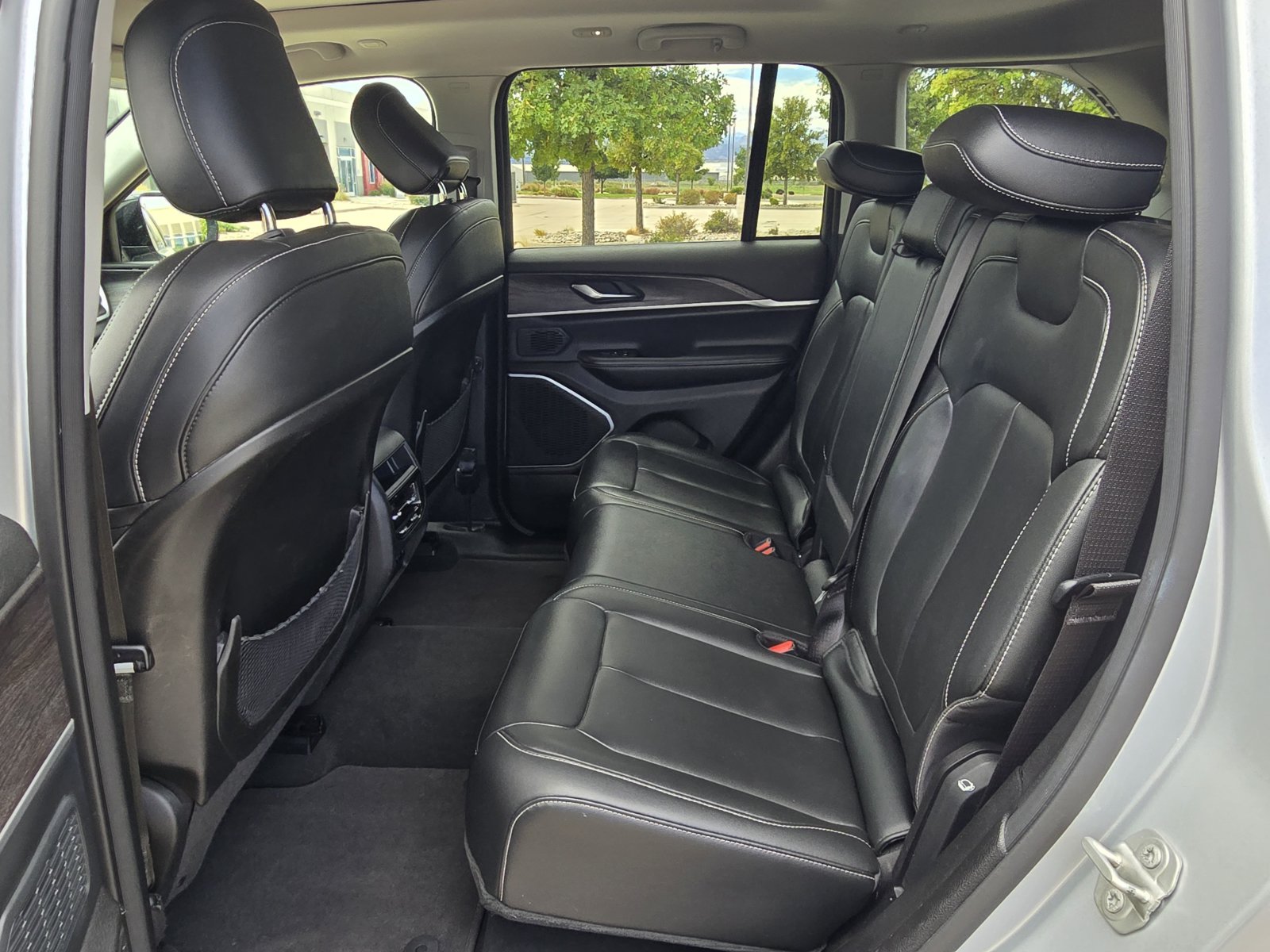 Used 2023 Jeep Grand Cherokee 4WD 4xe image 13