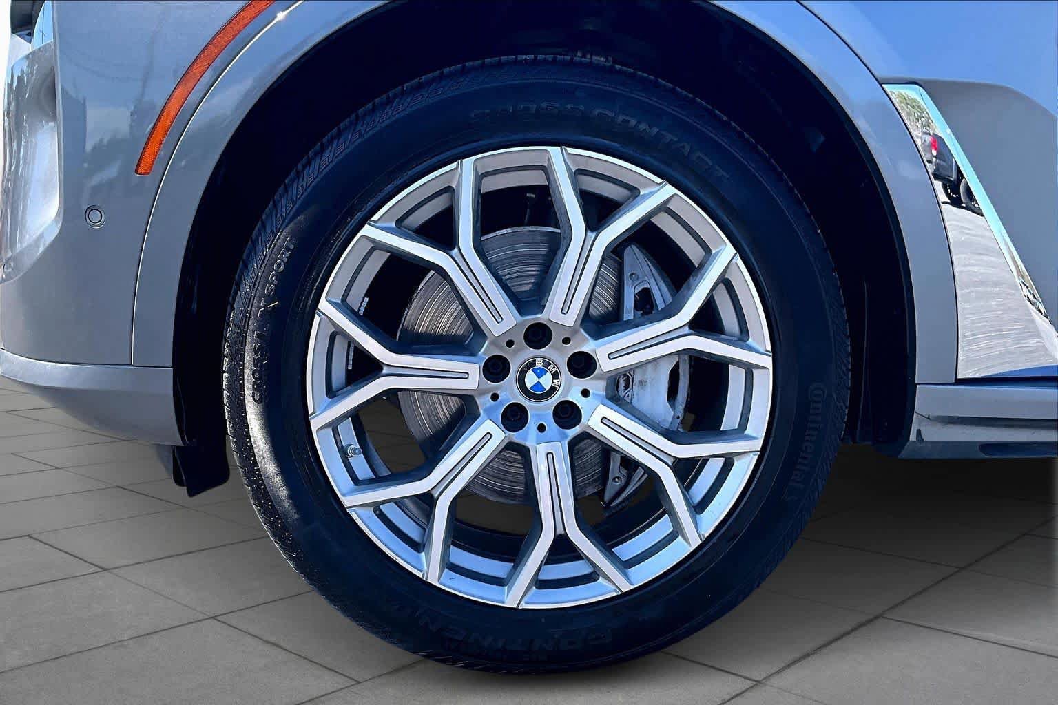 Used 2024 BMW X7 xDrive40i AWD/4WD image 11