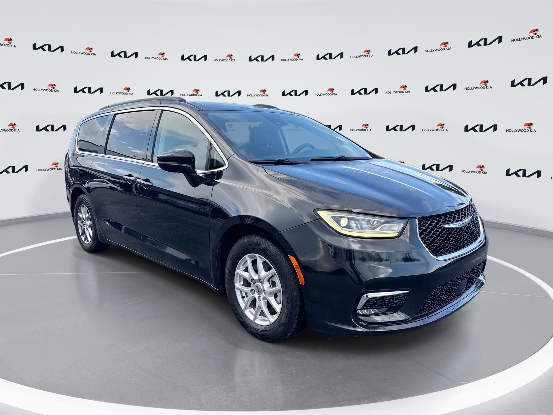 Used 2021 Chrysler Pacifica Touring