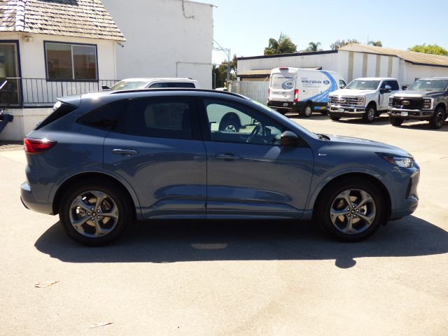 Used 2024 Ford Escape ST-Line w/ Tech Pack #1 FWD image 2