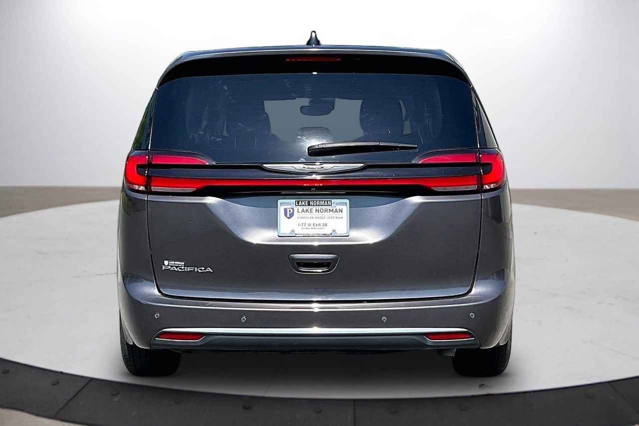Certified 2023 Chrysler Pacifica Touring-L FWD image 8