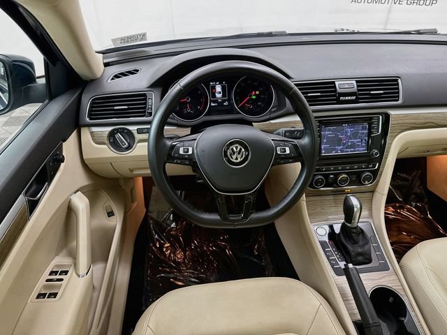 Used 2018 Volkswagen Passat 2.0T SEL Premium FWD image 24