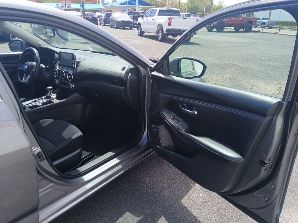 Used 2023 Nissan Sentra SV FWD image 7