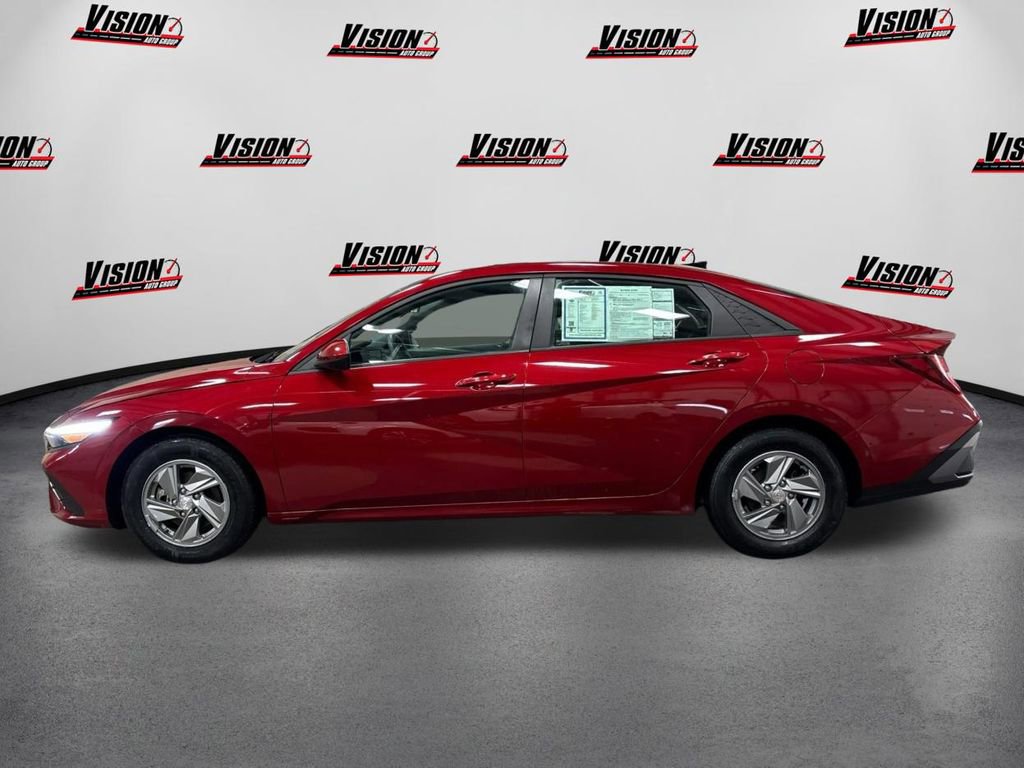Used 2024 Hyundai Elantra SE image 8