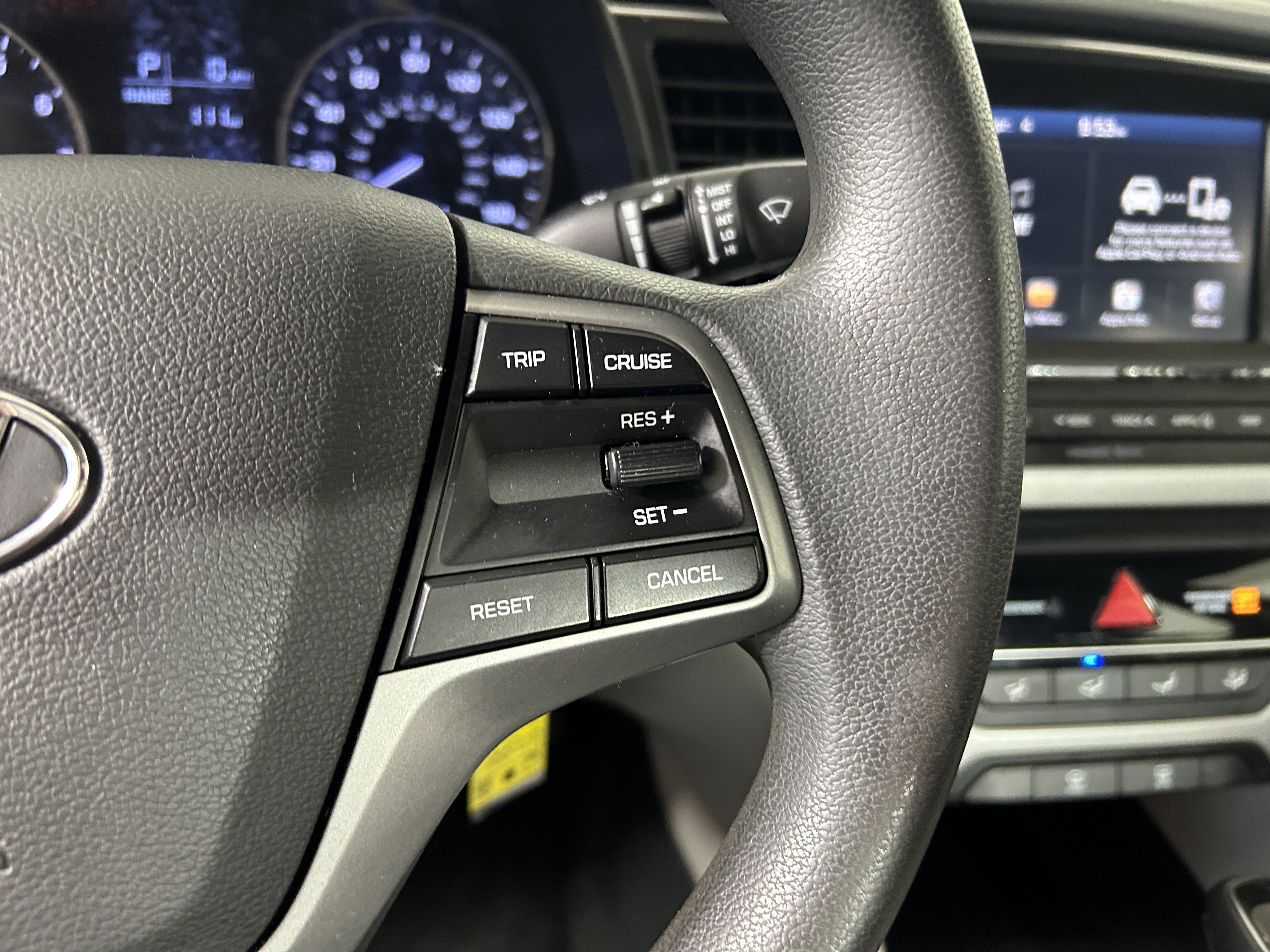 Used 2017 Hyundai Elantra SE FWD image 11