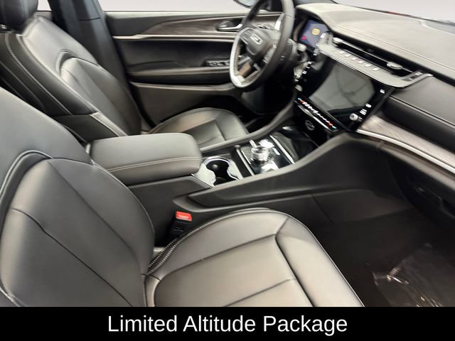 New 2026 Jeep Grand Cherokee Limited w/ Limited Altitude Package image 4