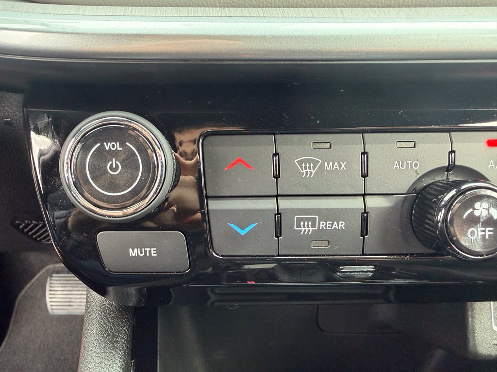 Used 2026 Jeep Compass Limited AWD/4WD image 9