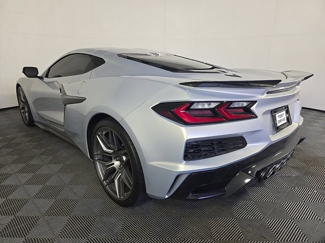 Used 2024 Chevrolet Corvette Z06 w/ Stealth Interior Trim Package RWD image 7