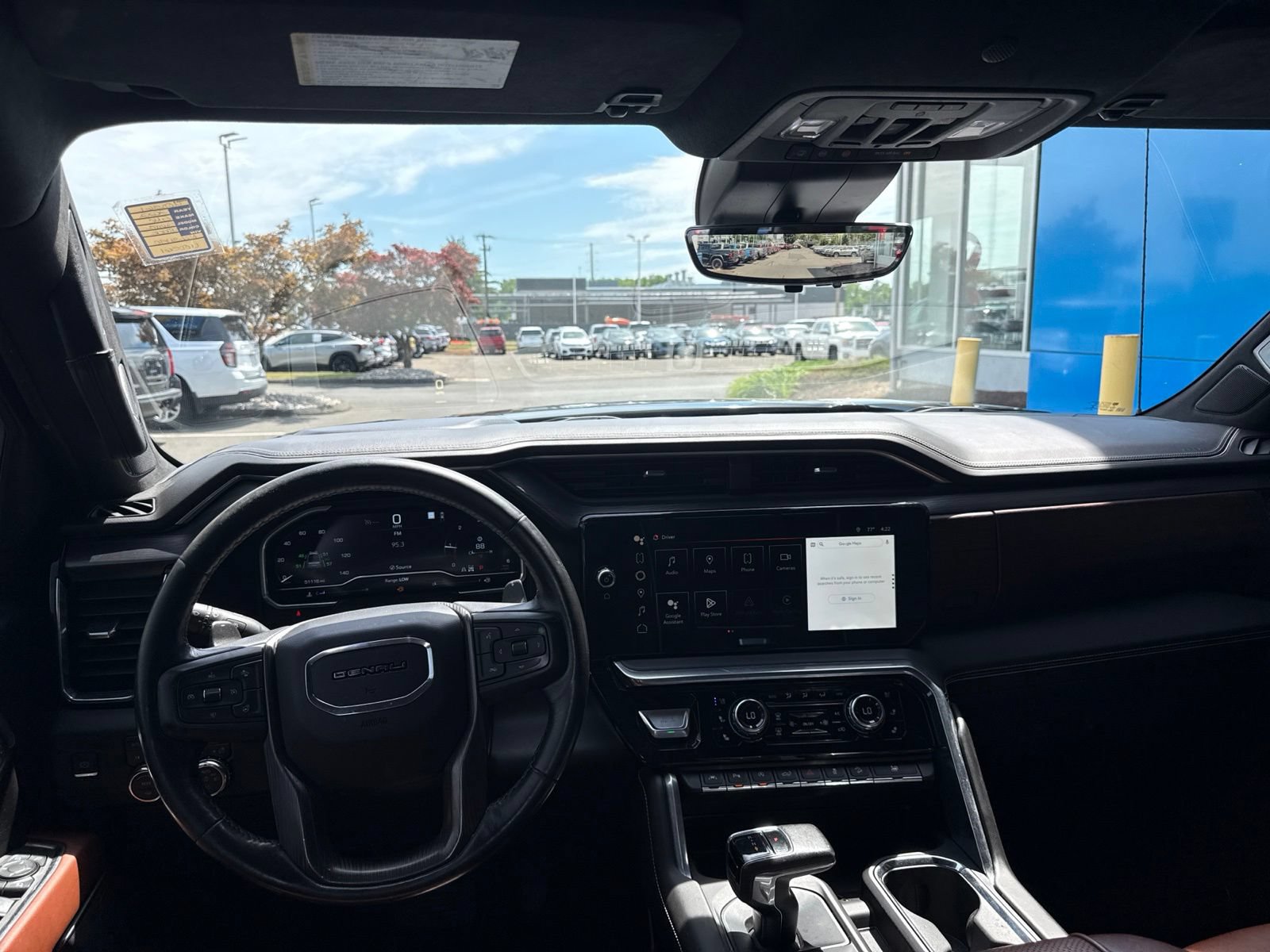 Used 2022 GMC Sierra 1500 Denali Ultimate AWD/4WD image 2