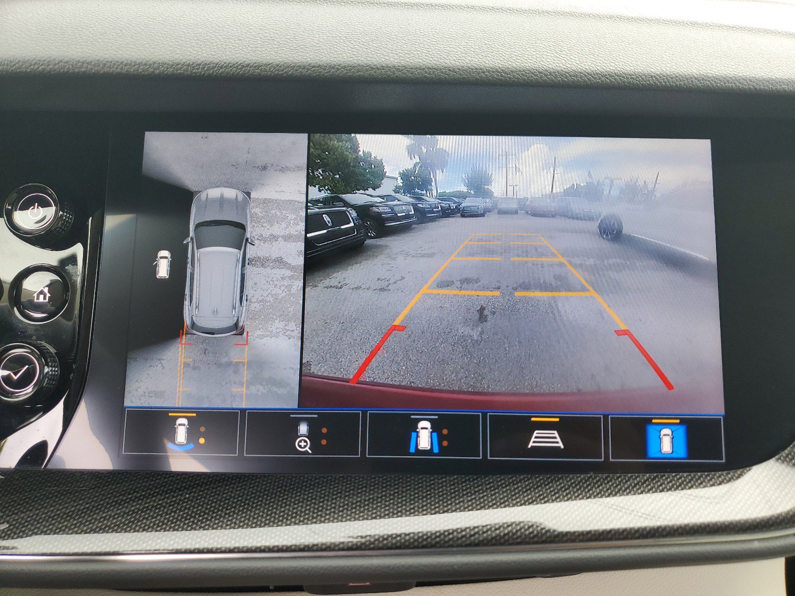 Used 2021 Buick Envision Essence w/ Technology Package I image 24