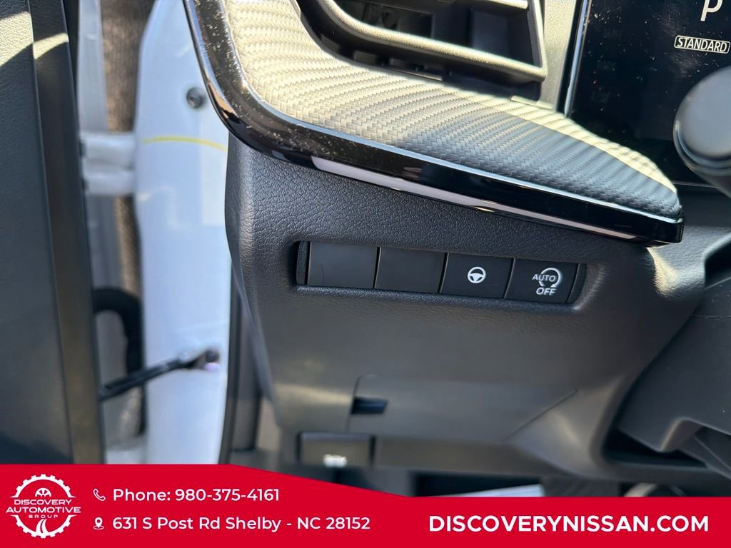 Certified 2025 Nissan Kicks SR image 14