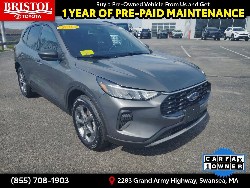 Used 2025 Ford Escape ST-Line AWD/4WD image 1