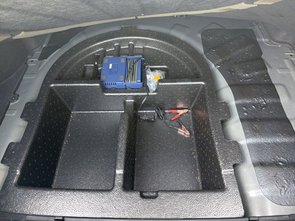 Used 2012 Hyundai Accent GLS FWD image 9