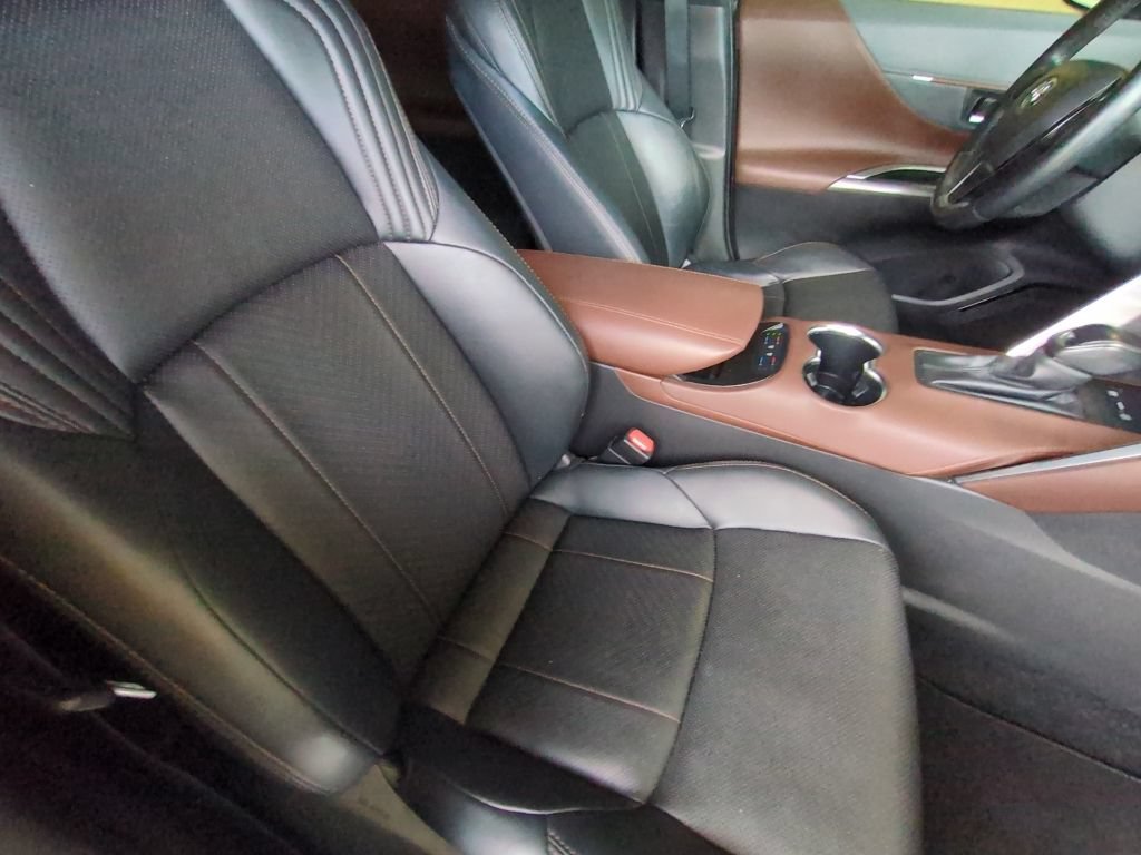 Used 2021 Toyota Venza Limited AWD/4WD image 24