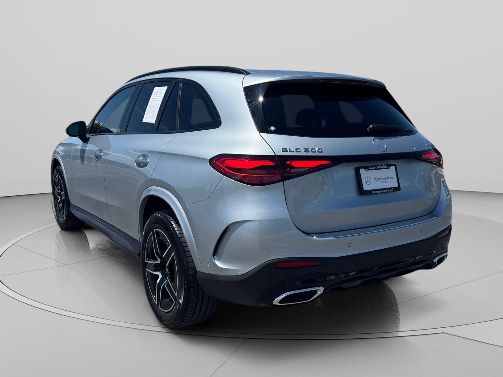 Certified 2026 Mercedes-Benz GLC 300 4MATIC image 4