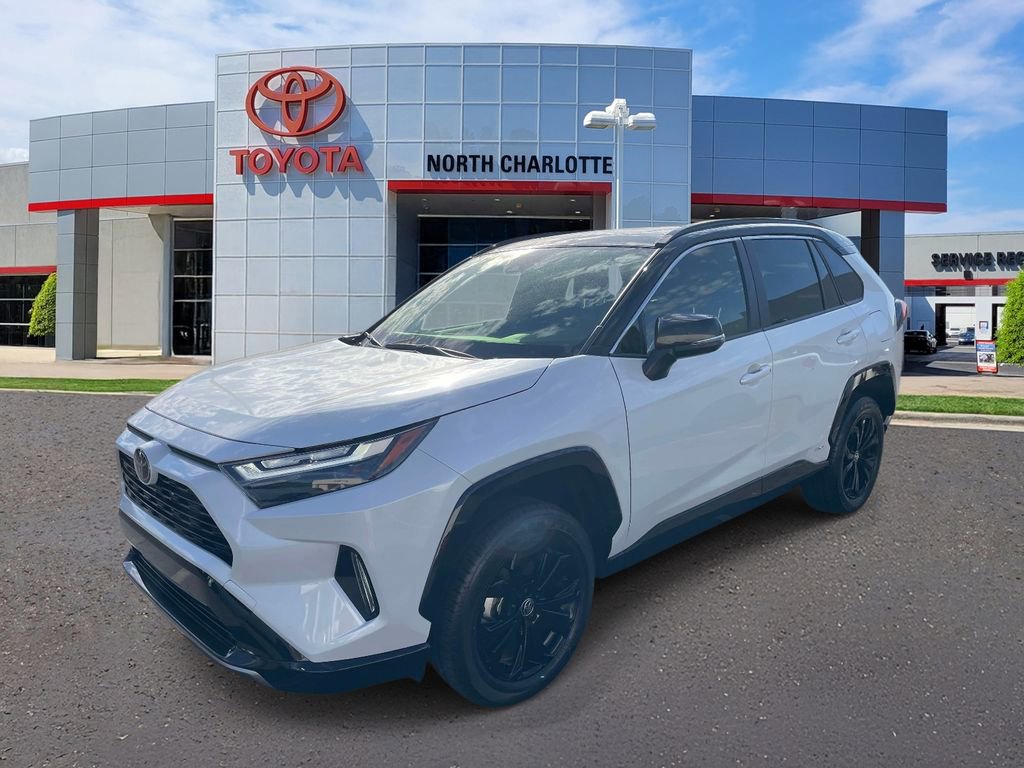 Used 2025 Toyota RAV4 XSE AWD/4WD image 4