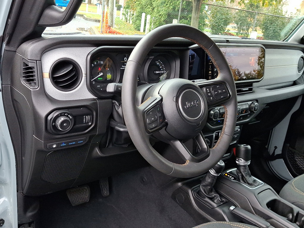 Certified 2024 Jeep Wrangler Unlimited AWD/4WD image 25